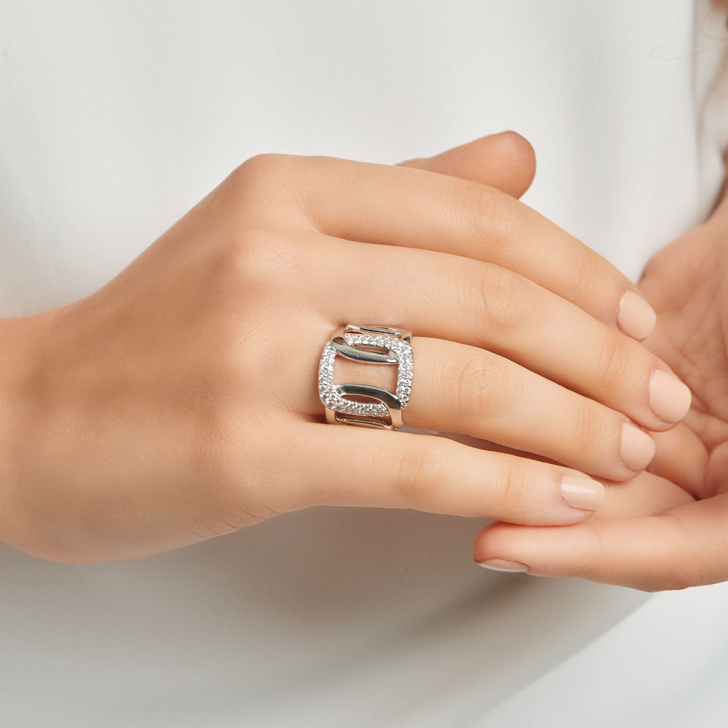 Piece 5-Link Pavé Diamond Ring